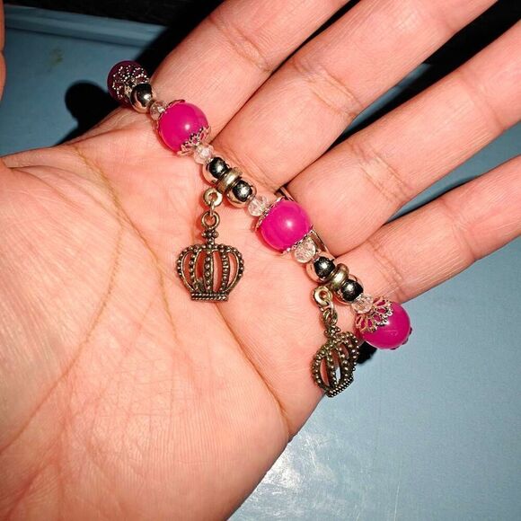 Handmade Pink Beaded Stretch Charm Crown Bracelet - Picture 3 of 3